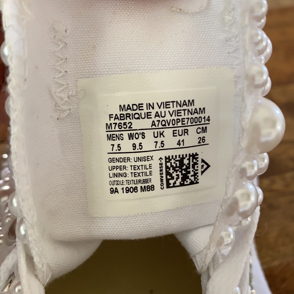 Diamond and pearl white Converse sneakers - Picture 4 of 4